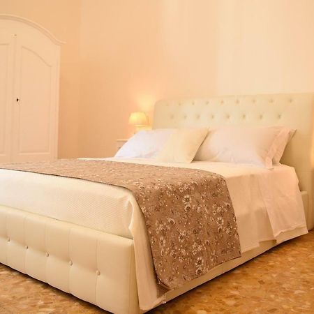 B&B Bonnes Suites Νάπολη Εξωτερικό φωτογραφία