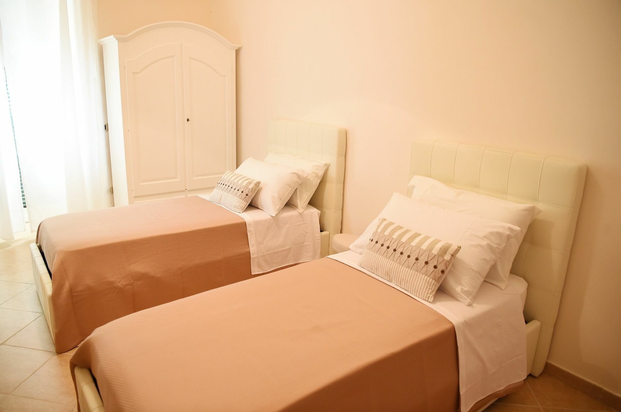 B&B Bonnes Suites Νάπολη Εξωτερικό φωτογραφία