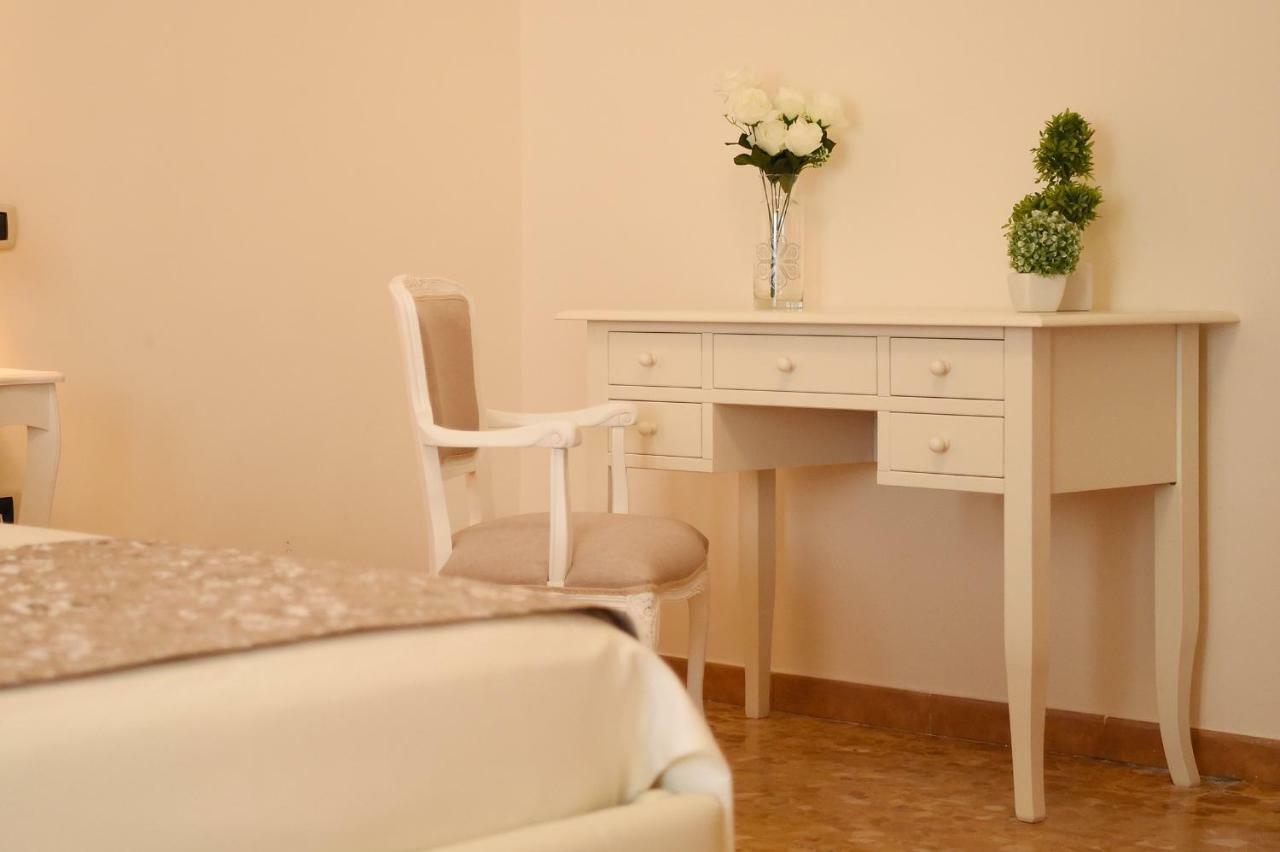 B&B Bonnes Suites Νάπολη Εξωτερικό φωτογραφία